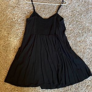 FLOWY BLACK  DRESS